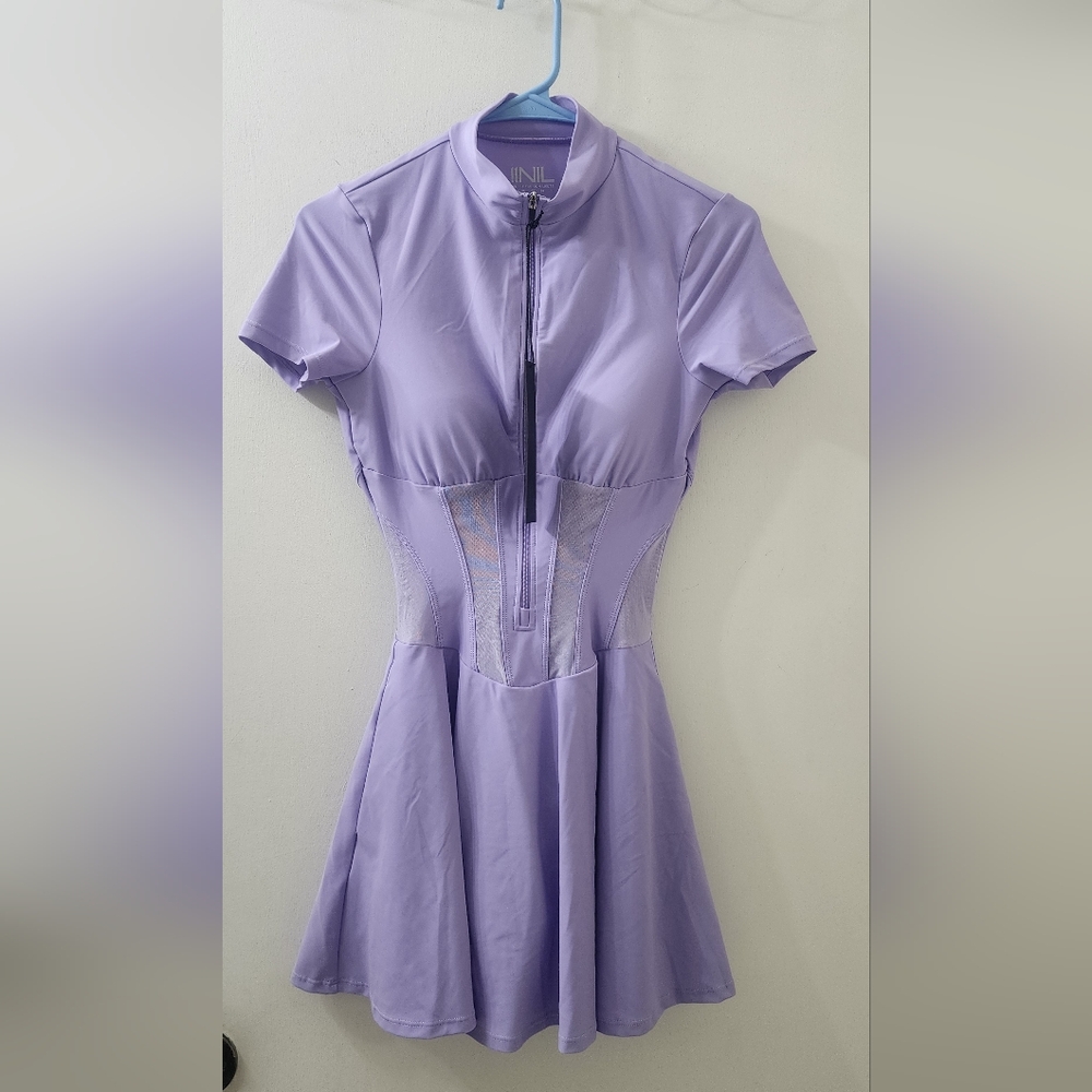 New 11 Nil Lavender Short Sleeve Dress, Size Medium.